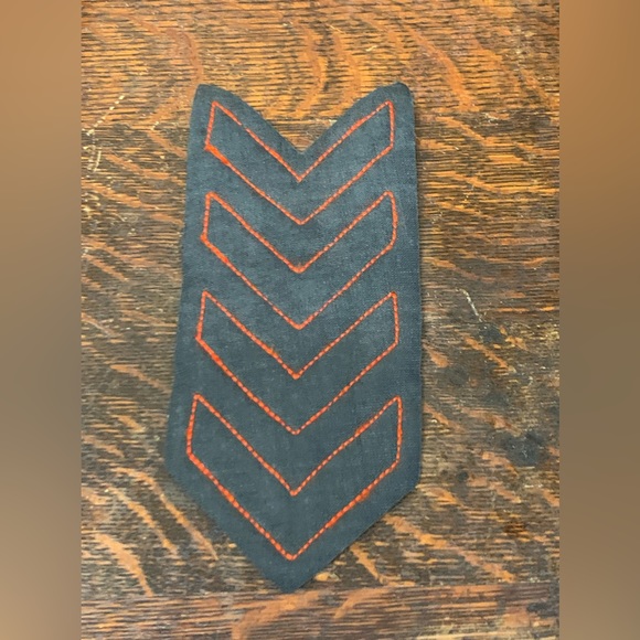 1950s Vintage Orange & Black 4 Stripe Chevron Pattern High School Award Badge - Picture 7 of 7